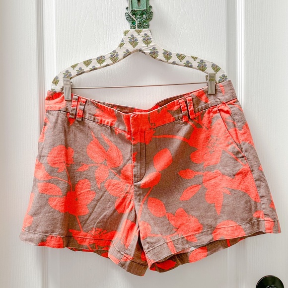 LOFT Pants - BRAND NEW Ann Taylor Loft Taupe Linen Shorts with Coral Floral Size 14
